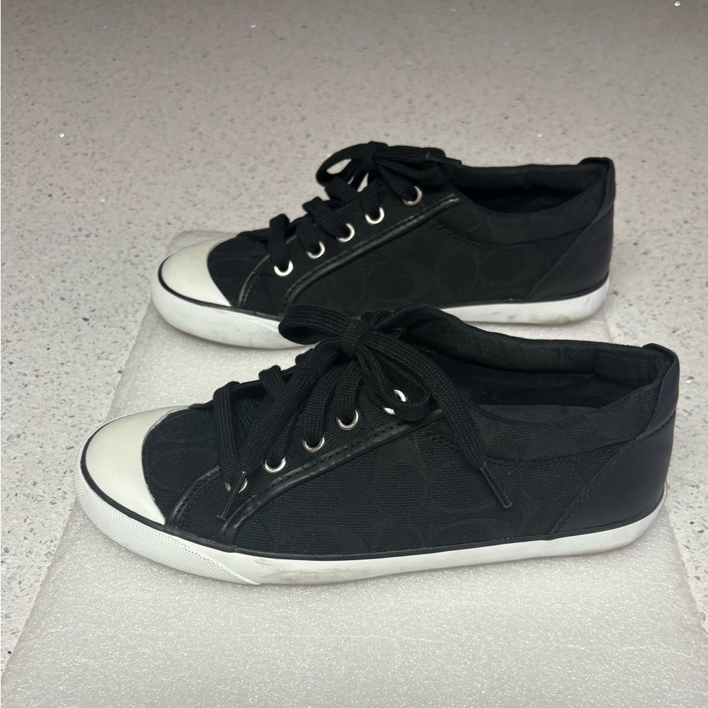 COACH Barrett Black & White Signature Canvas Low-Top Sneakers - Size 7